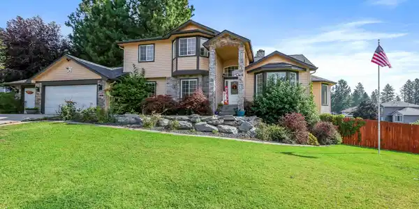 5808 N HERMOSA Cir