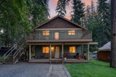 13906 N East Newman Lake Dr