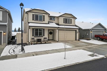 19537 E E 3rd Ln