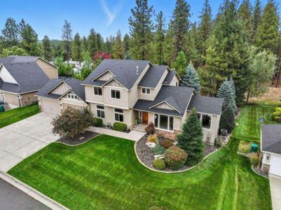 821 E WESTCREST RD Rd