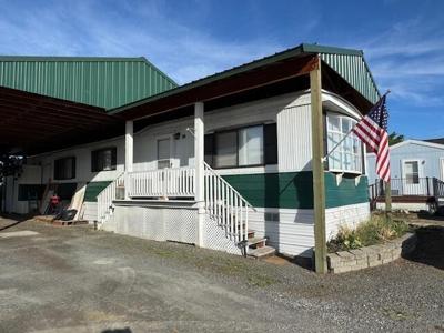 1060 Main St