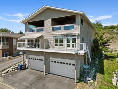 1426 W Cora Ct