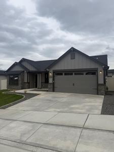 18126 E Barclay Ct