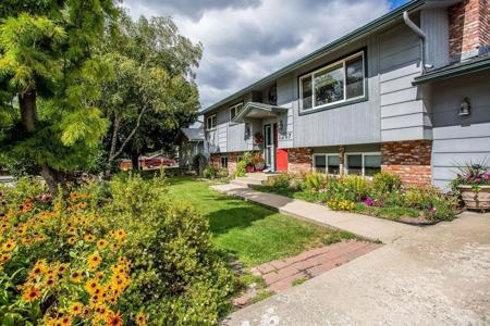 1247 E Glen Ave