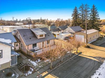 110 & 104 Connell St