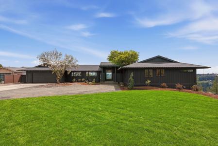 226 E High Dr