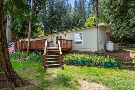 11715 N Honeymoon Bay Rd
