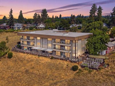 935 W Glass Ave
