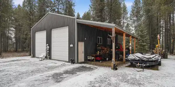 10621 N Whispering Pines Ln