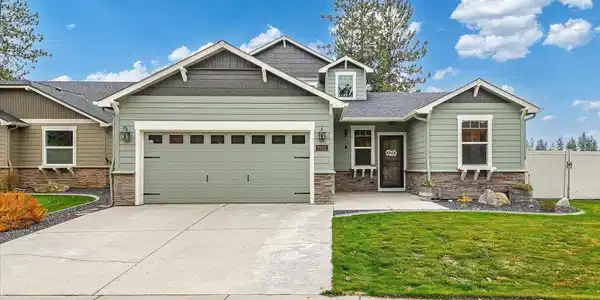 7002 E Columbia Dr