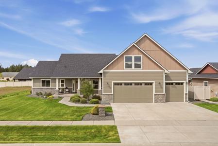 1207 N Augusta Ln
