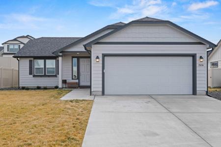 19694 E 3rd Ln