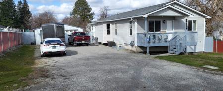3015 N Hutchinson Rd