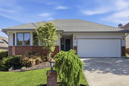 8710 E Boardwalk Ln