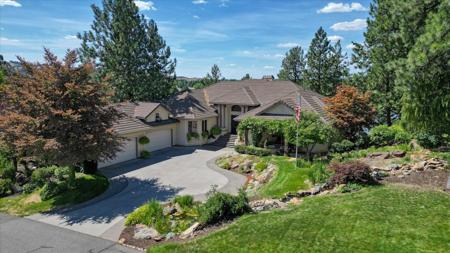 511 N Dunbarton Oaks Ln