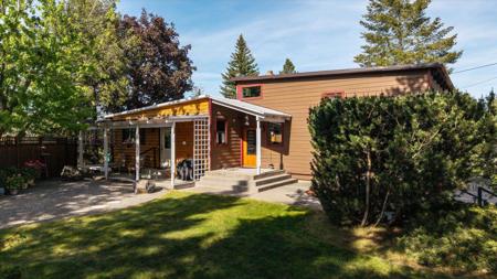 3116 E Center Rd