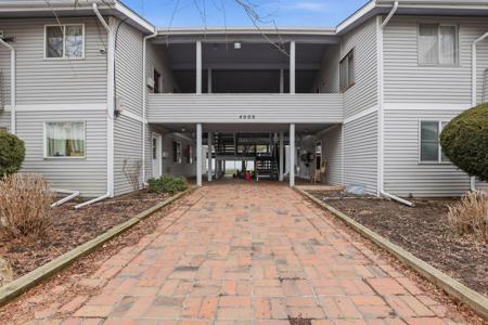 4000 S REGAL St