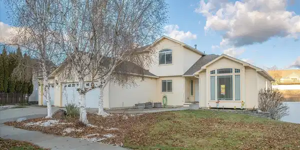 18013 E 11th Ct