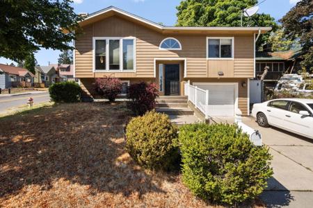 2150 E Altamont Pl