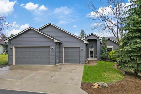 119 S Mitchell Ct