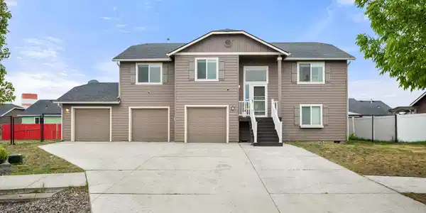 12417 W Pacific Ct