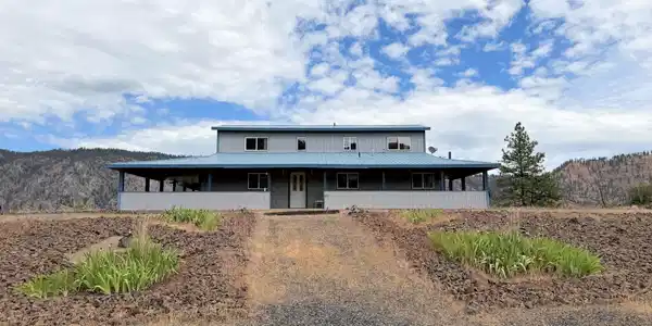 41238 N Sterling Valley Rd