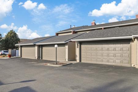 23007 E Colt Ln