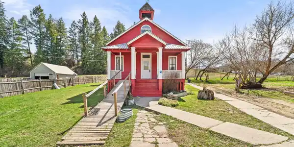 1696D Blue Creek Rd