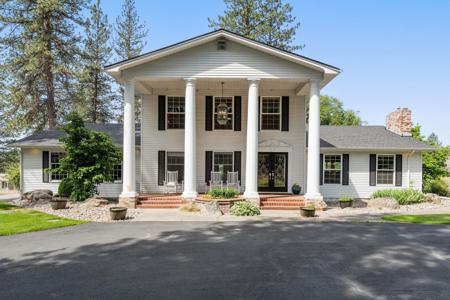 4311 W Center Ln