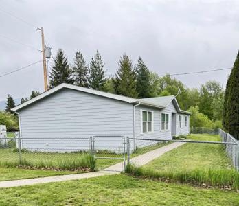 211 S 8th Ave
