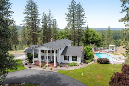 4311 W Center Ln