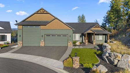 13747 N Mayfair Ln