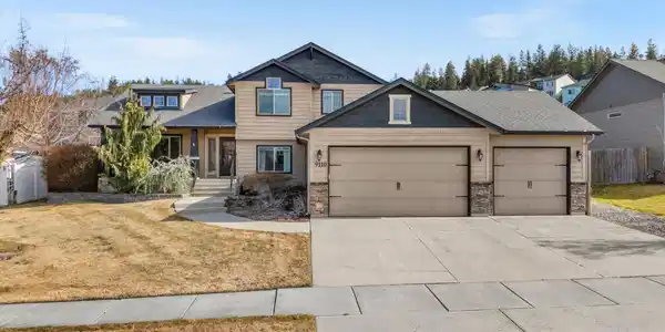9110 N JAMES Ct