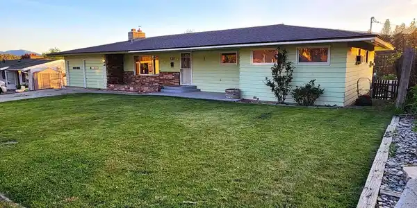 120 Crestview Dr