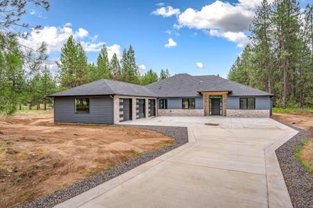 1015 W Montgomery Rd