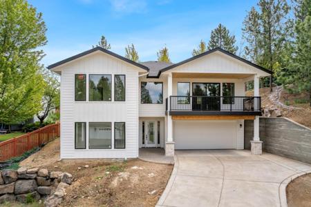 5211 S Fairfax Ln