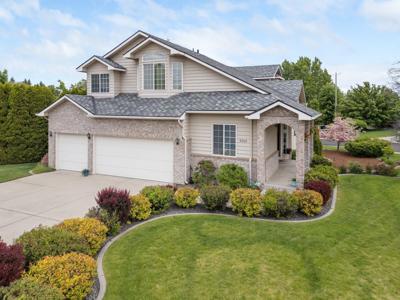 9019 N Rossmoor Ct