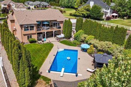 2707 S Steen Ln