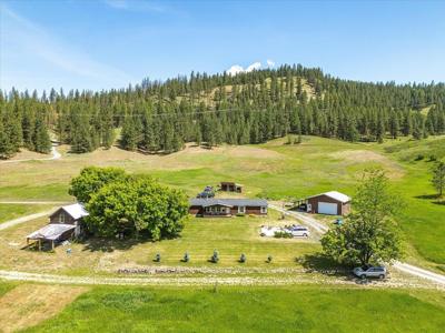 1643 Highway 395 S