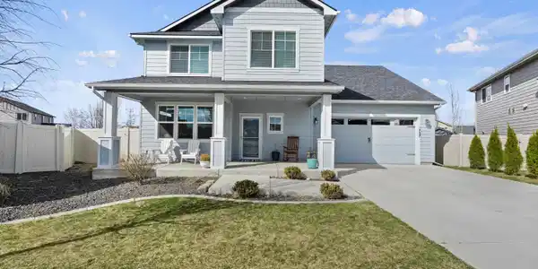 1737 N Meyers Ct