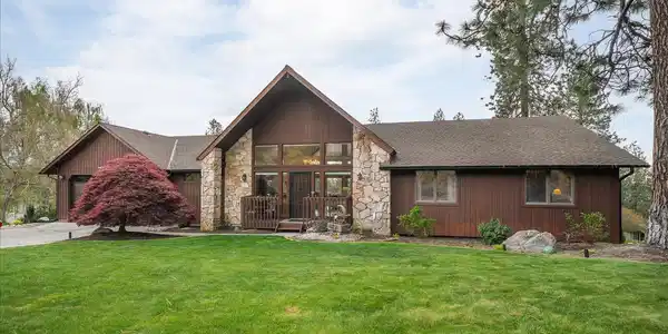 7710 E Columbia Dr