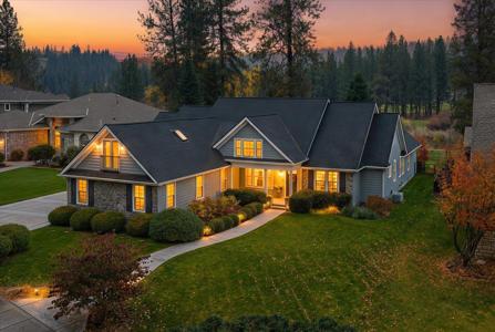 23 E Roscoe Ct