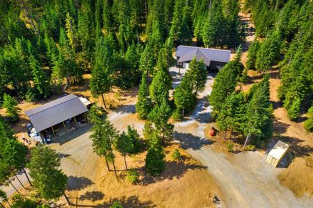 701 Happy Trails Ln