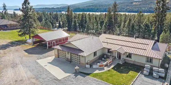1344 Pine Crest Way
