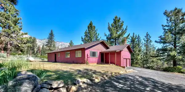 135 Upper Manzanita Drive
