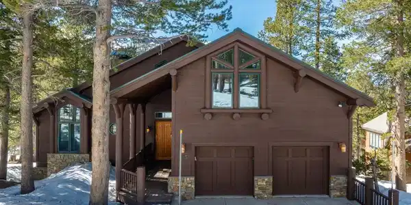 995 Columbine Circle