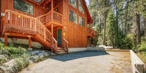 1354 Thunderbird Drive