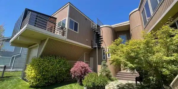 1611 Venice Drive