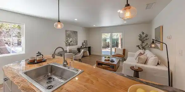 1103 Tomahawk Lane
