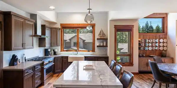 30 Lake Parkway
